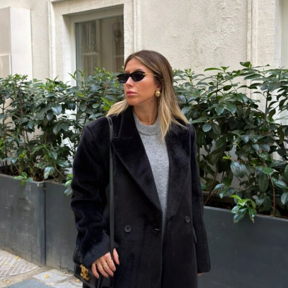 Black Premium Textured Long Coat - Picture 4 of 7